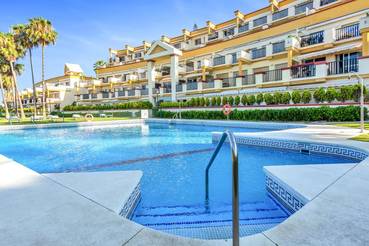 Super2Beachfront ماربيا المظهر الخارجي الصورة